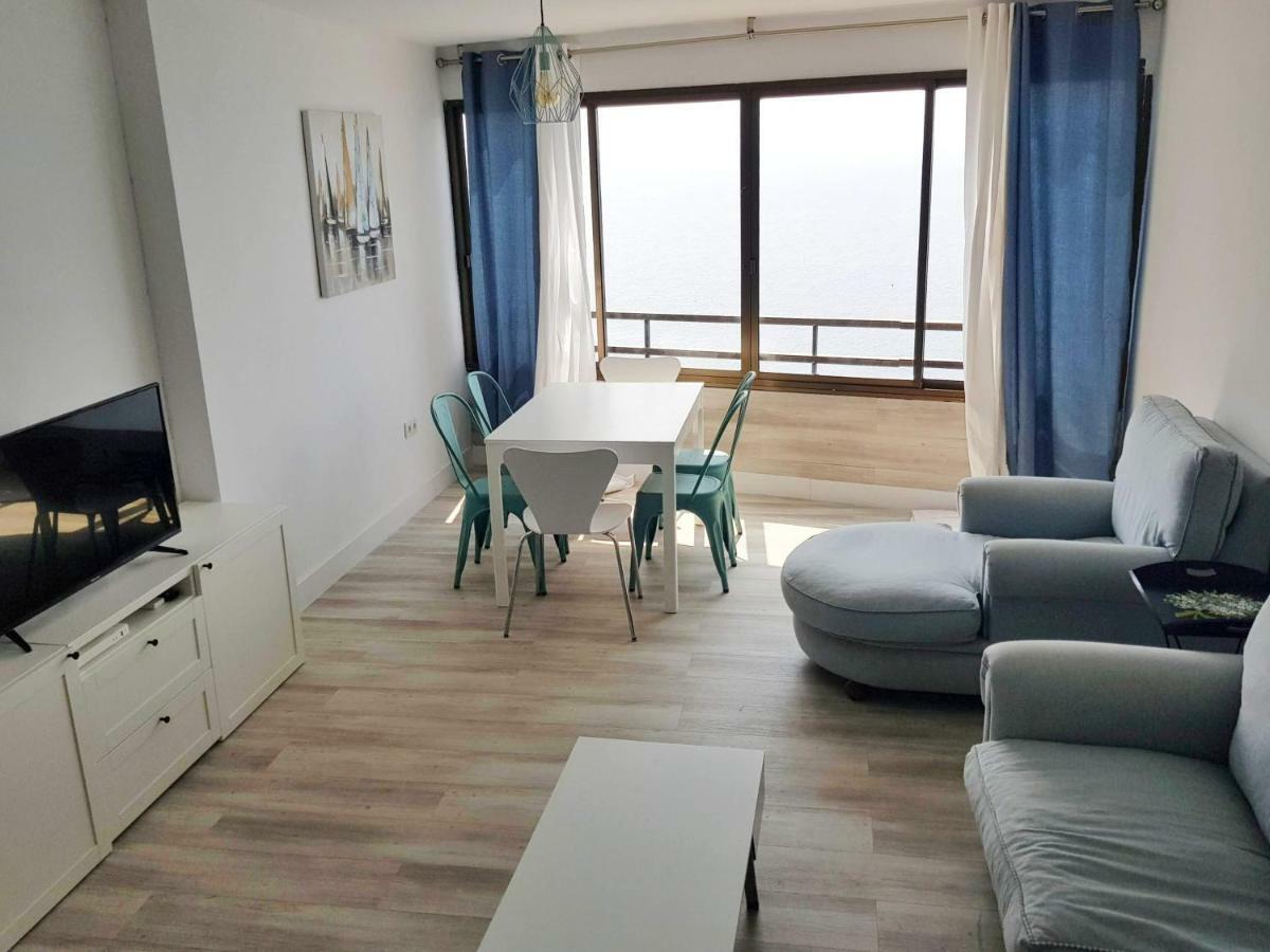 Ático en Almuñecar. Primera línea de playa con vistas espectaculares Exterior foto